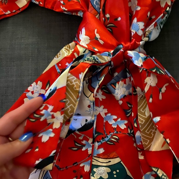 Red Kimono- short - Picture 3 of 4